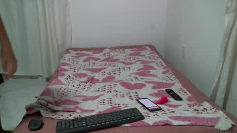 Snapshot of natyscoth chatting on 19, 1, 2025 online show from 19, 1, 2025