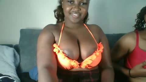 naughti_garlie online show from 2, 4, 2026