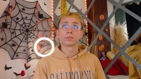 Christopher  Chris online show from 24, 10, 2025