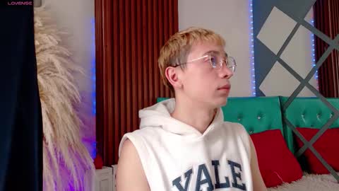 Christopher  Chris online show from 14, 11, 2025