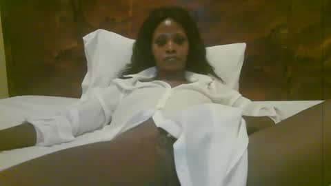 Snapshot of naughty_babe000 chatting on 25, 4, 2026 alisha online show from 25, 4, 2026