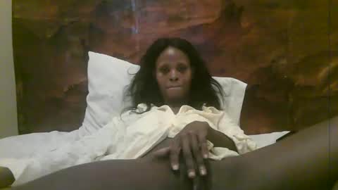 Snapshot of naughty_babe000 chatting on 12, 5, 2026 alisha online show from 12, 5, 2026