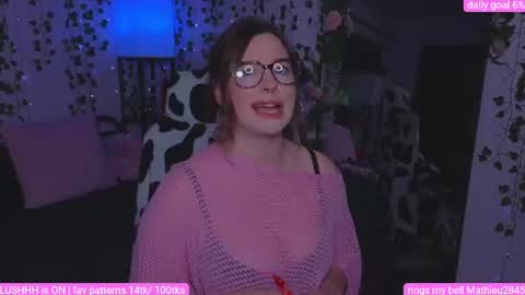 Snapshot of naughty_bella99 chatting on 5, 8, 2026 bella online show from 5, 8, 2026