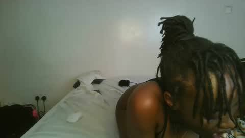 Snapshot of naughty_ellaa chatting on 10, 9, 2025 naughty_ellaa online show from 10, 9, 2025