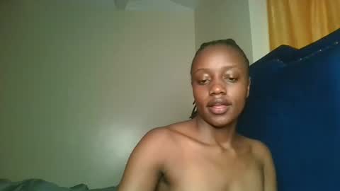 Snapshot of naughty_ellaa chatting on 18, 9, 2025 naughty_ellaa online show from 18, 9, 2025