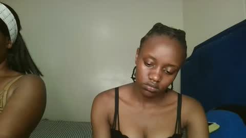 Snapshot of naughty_ellaa chatting on 29, 9, 2025 naughty_ellaa online show from 29, 9, 2025