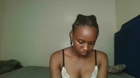 Snapshot of naughty_ellaa chatting on 5, 10, 2025 naughty_ellaa online show from 5, 10, 2025