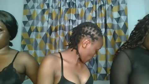 Snapshot of naughty_ellaa chatting on 8, 10, 2025 naughty_ellaa online show from 8, 10, 2025
