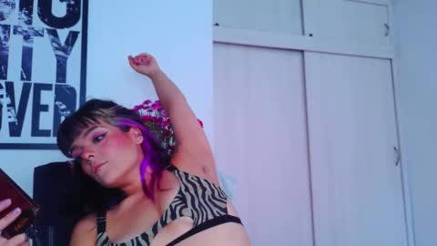 Em  please help me reach 100 thumbs up 3 online show from 14, 9, 2025