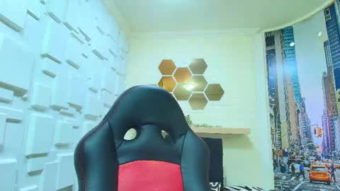 Kitten online show from 17, 4, 2026