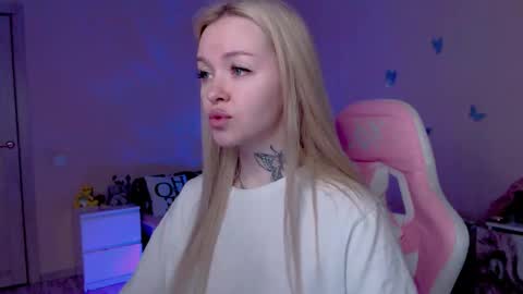 Snapshot of naughty_mablee chatting on 28, 4, 2026 Mable online show from 28, 4, 2026