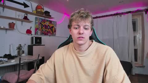 Snapshot of naughty_nik43 chatting on 8, 1, 2025 Nik online show from 8, 1, 2025