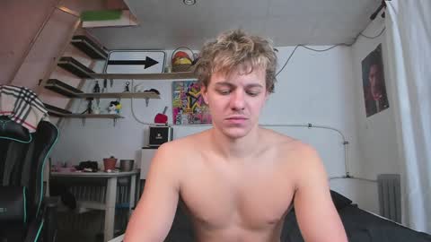 Snapshot of naughty_nik43 chatting on 12, 1, 2025 Nik online show from 12, 1, 2025