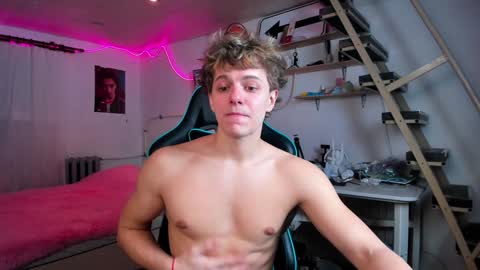 Snapshot of naughty_nik43 chatting on 4, 2, 2025 Nik online show from 4, 2, 2025