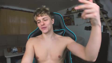 Snapshot of naughty_nik43 chatting on 24, 2, 2025 Nik online show from 24, 2, 2025