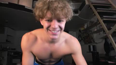 Snapshot of naughty_nik43 chatting on 4, 10, 2025 Nik online show from 4, 10, 2025