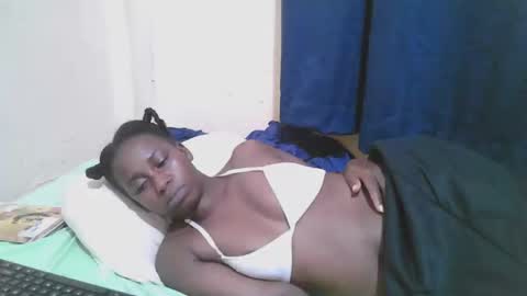 Snapshot of naughty_slender2 chatting on 27, 4, 2026 jn online show from 27, 4, 2026