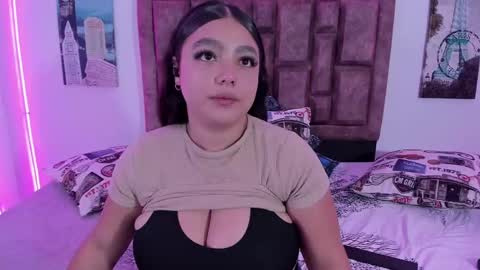 Snapshot of naughtyanamaria chatting on 4, 1, 2025 Ana online show from 4, 1, 2025