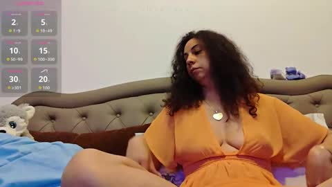 Snapshot of naughtycurls2026 chatting on 18, 5, 2026 naughtycurls2026 online show from 18, 5, 2026