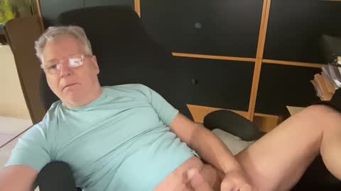 Snapshot of naughtydaddyla chatting on 1, 3, 2025 naughtydaddyla online show from 1, 3, 2025