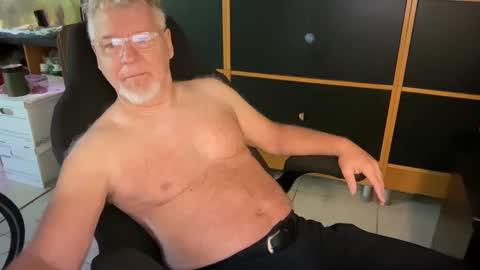 Snapshot of naughtydaddyla chatting on 21, 9, 2025 naughtydaddyla online show from 21, 9, 2025