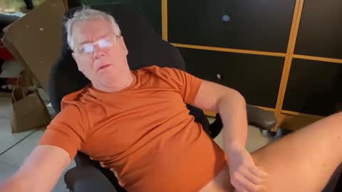 naughtydaddyla online show from 4, 4, 2026