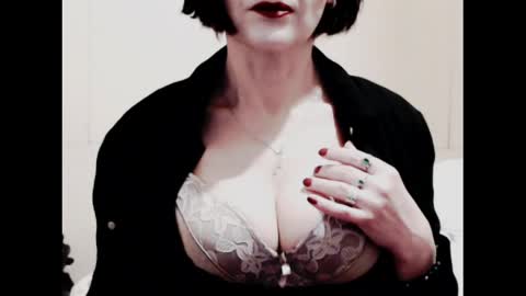 Snapshot of naughtyjenniferxx chatting on 17, 4, 2026 Jenny online show from 17, 4, 2026