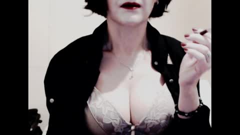 Snapshot of naughtyjenniferxx chatting on 7, 5, 2026 Jenny online show from 7, 5, 2026