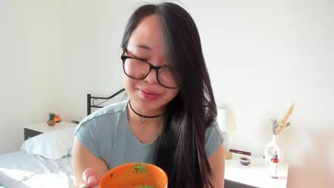 Gigi Chu  online show from 6, 3, 2025