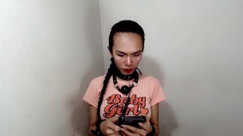 Snapshot of naughtypetiteangel chatting on 5, 11, 2025 naughtypetiteangel online show from 5, 11, 2025