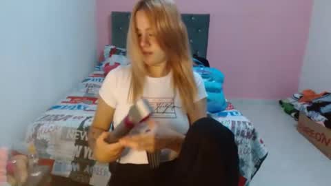 naughtyplayass online show from 4, 2, 2025