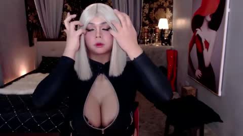 Snapshot of naughtytrans_huntress chatting on 23, 1, 2025 ITS ME YOGIRL PATRICIA online show from 23, 1, 2025