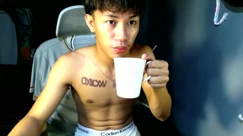 Snapshot of naugthyboyloy chatting on 18, 5, 2026 Loy online show from 18, 5, 2026