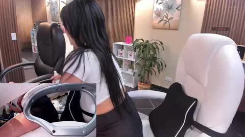         online show from 3, 11, 2025