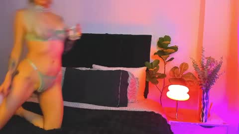 Snapshot of naugthymila3 chatting on 24, 3, 2026 Mila aka Dominika - Nov 20 Birthday show Onlyfans Naugthymila online show from 24, 3, 2026