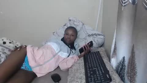 nawtylarissa_ online show from 17, 10, 2025