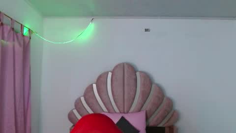 naya_fox1 online show from 18, 1, 2026