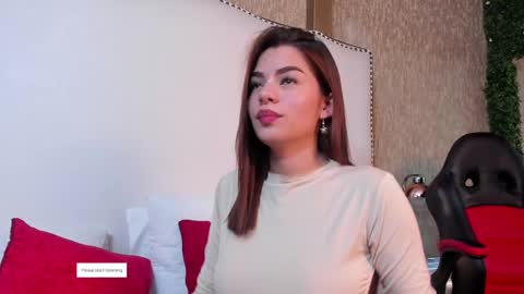 Mia  online show from 30, 9, 2025
