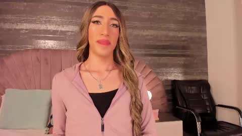Snapshot of nayla_monroee chatting on 1, 7, 2026 Nayla online show from 1, 7, 2026
