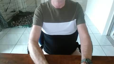 Snapshot of nclyhung954 chatting on 8, 11, 2025 Cian online show from 8, 11, 2025