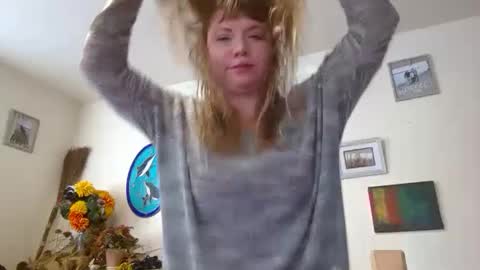 Nealiana online show from 4, 12, 2024