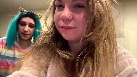 Nealiana online show from 6, 12, 2024