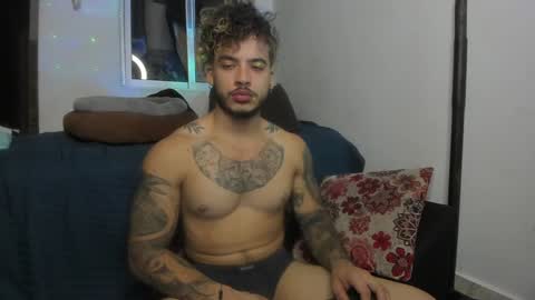 Snapshot of neeii chatting on 12, 1, 2025 Nei turn green online show from 12, 1, 2025