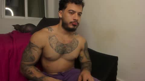 Snapshot of neeii chatting on 5, 3, 2025 Nei turn green online show from 5, 3, 2025