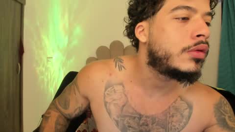 Snapshot of neeii chatting on 20, 4, 2026 Nei turn green online show from 20, 4, 2026