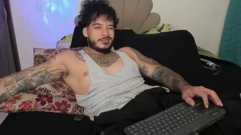 Snapshot of neeii chatting on 21, 4, 2026 Nei turn green online show from 21, 4, 2026