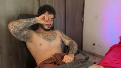 Snapshot of neeii chatting on 31, 5, 2026 Nei turn green online show from 31, 5, 2026
