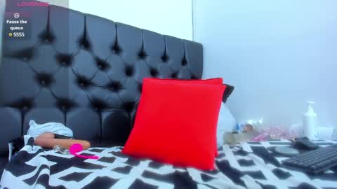 Snapshot of neferet_opal chatting on 24, 1, 2025 neferet_opal online show from 24, 1, 2025
