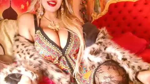Snapshot of nefertari8 chatting on 11, 6, 2026 nefertari8 online show from 11, 6, 2026