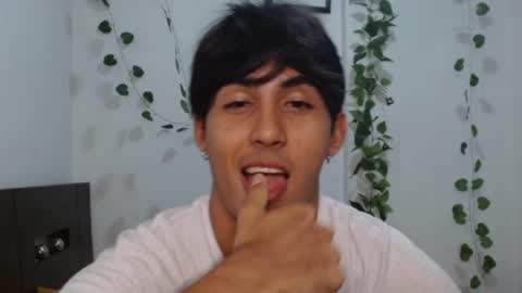 Snapshot of neithanzyn chatting on 5, 2, 2025 Neithanzyn online show from 5, 2, 2025